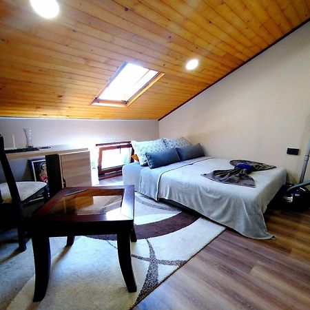 Low Budget Apartment With Breakfast Varna Exterior foto